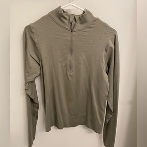 Lululemon Run its rulu half zip size 4
